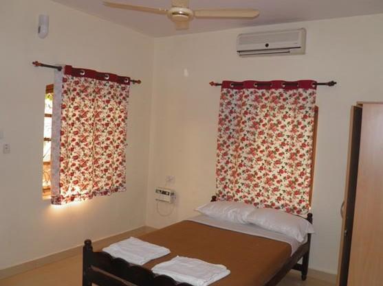 The Crib Hotel Morjim Kültér fotó